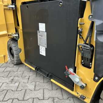 Elektro čtyřkolový VZV 2020  CAT Lift Trucks EP35N-80E (17)