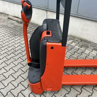 Nízkozdvižný vozík 2015  Linde T16 (1152) (14)