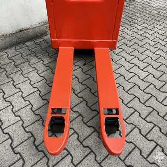 Nízkozdvižný vozík 2018  Linde T16 (1152) (13)