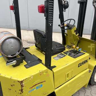 Gas gaffeltruck 1992  Clark GPM30 (8)