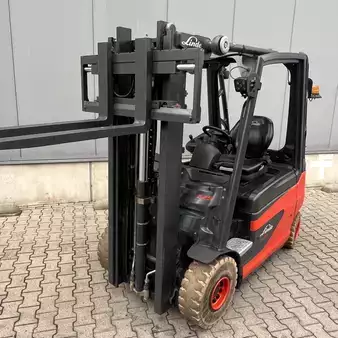 4-wiel elektrische heftrucks 2013  Linde E25 (387) (2)