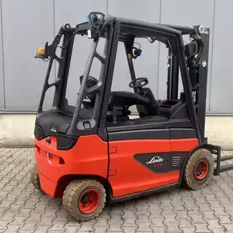 4-wiel elektrische heftrucks 2013  Linde E25 (387) (3)