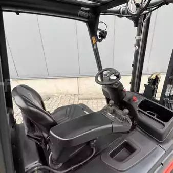4-wiel elektrische heftrucks 2013  Linde E25 (387) (4)