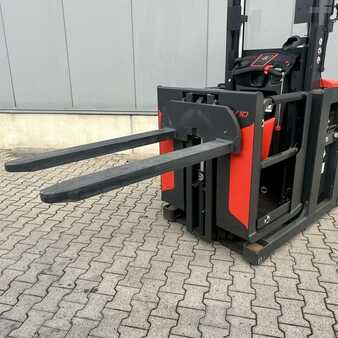Vertical order pickers 2023  Linde V10-02 (5212) (4)
