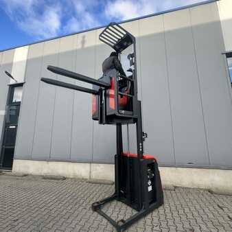 Vertical order pickers 2023  Linde V10-02 (5212) (5)