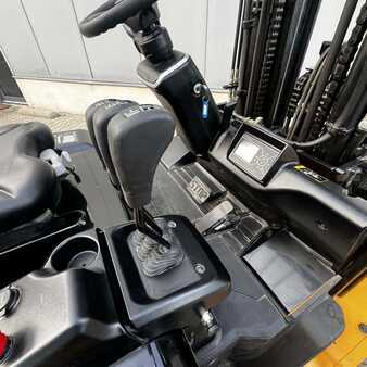 Sähkö - 4 pyör 2019  Hyundai HX50B-9 (10)