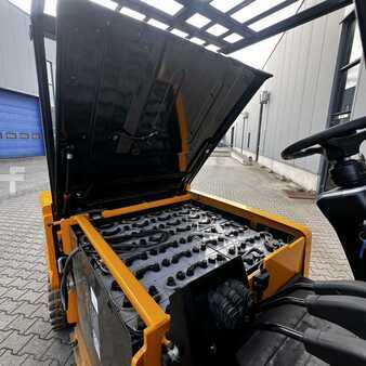 Sähkö - 4 pyör 2019  Hyundai HX50B-9 (12)