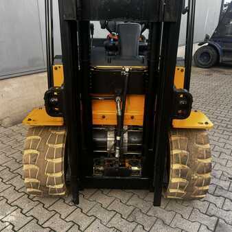 Sähkö - 4 pyör 2019  Hyundai HX50B-9 (17)