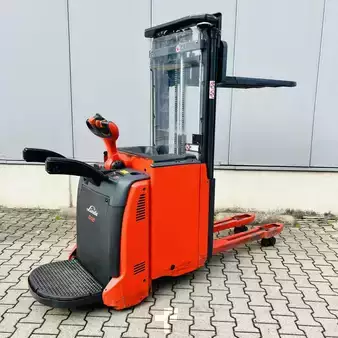 VZV s plošinou pro řidiče 2020  Linde D12AP (133) (2)