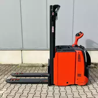 VZV s plošinou pro řidiče 2020  Linde D12AP (133) (5)