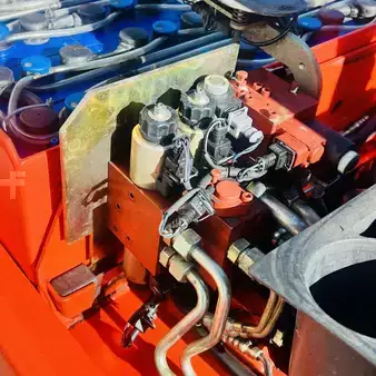 Carrelli elettrici 4 ruote 2007  Linde E25S (336-03) (14)