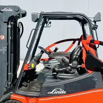 Carrelli elettrici 4 ruote 2007  Linde E25S (336-03) (3)