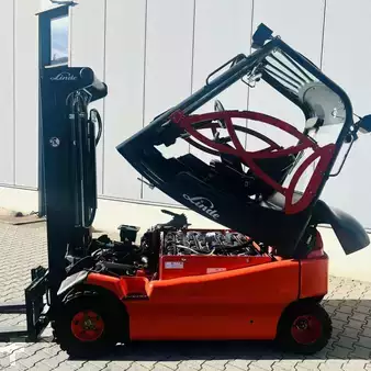 Carrelli elettrici 4 ruote 2007  Linde E25S (336-03) (9)