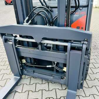 Gázüzemű targoncák 2017  Linde H35T (393-02) EVO (11)