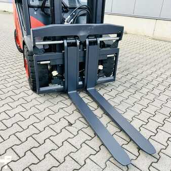 Gázüzemű targoncák 2017  Linde H35T (393-02) EVO (13)