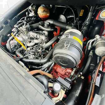 Gázüzemű targoncák 2017  Linde H35T (393-02) EVO (15)