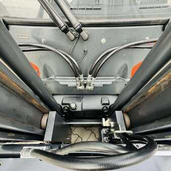 Gázüzemű targoncák 2017  Linde H35T (393-02) EVO (19)