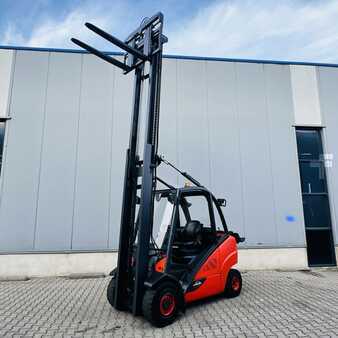 Gázüzemű targoncák 2017  Linde H35T (393-02) EVO (30)