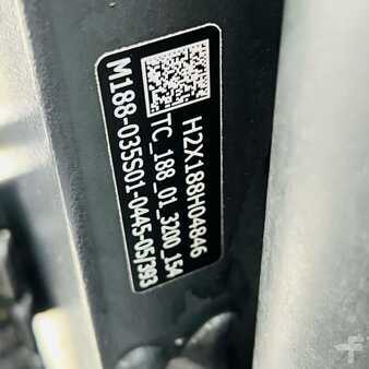 Gázüzemű targoncák 2017  Linde H35T (393-02) EVO (32)