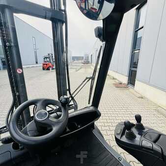 Gázüzemű targoncák 2017  Linde H35T (393-02) EVO (6)