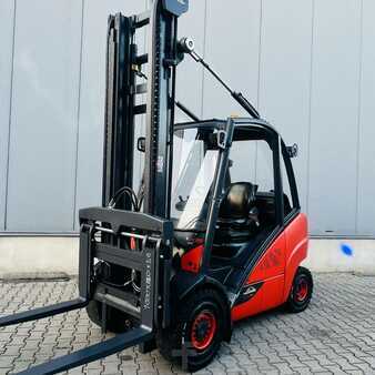 Gázüzemű targoncák 2017  Linde H35T (393-02) EVO (1)