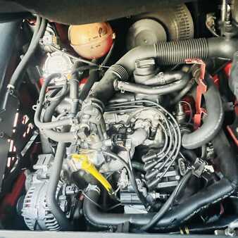 Gázüzemű targoncák 2017  Linde H35T (393-02) EVO (11)