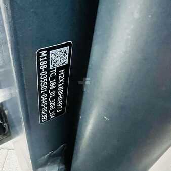 Gázüzemű targoncák 2017  Linde H35T (393-02) EVO (16)