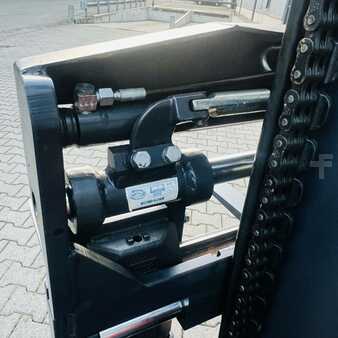 Gázüzemű targoncák 2017  Linde H35T (393-02) EVO (17)