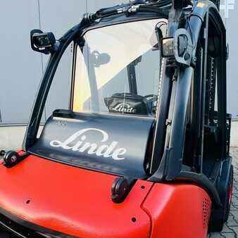 Gázüzemű targoncák 2017  Linde H35T (393-02) EVO (18)