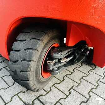 Gázüzemű targoncák 2017  Linde H35T (393-02) EVO (22)