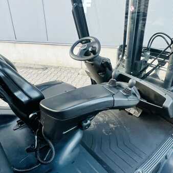 Gázüzemű targoncák 2017  Linde H35T (393-02) EVO (3)