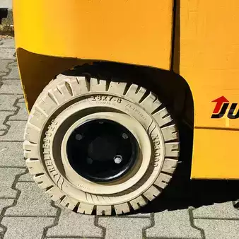 Elektro čtyřkolový VZV 2019  Jungheinrich EFG425s (23)