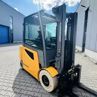 Elektro čtyřkolový VZV 2019  Jungheinrich EFG425s (3)