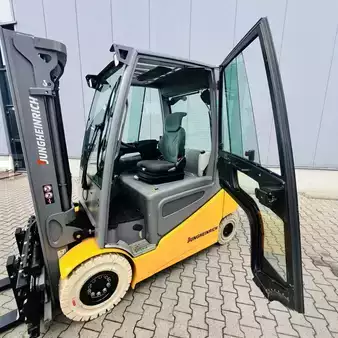 Elektro čtyřkolový VZV 2019  Jungheinrich EFG425s (5)