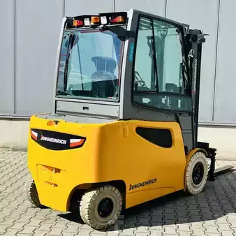 Elektro čtyřkolový VZV 2019  Jungheinrich EFG425s (2)