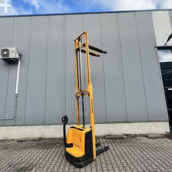 Apilador eléctrico 2014  Jungheinrich EJC110 (3)