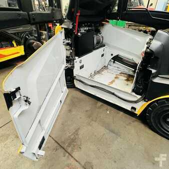 Elektromos 4 kerekű 2020  CAT Lift Trucks EP35N-80E (11)