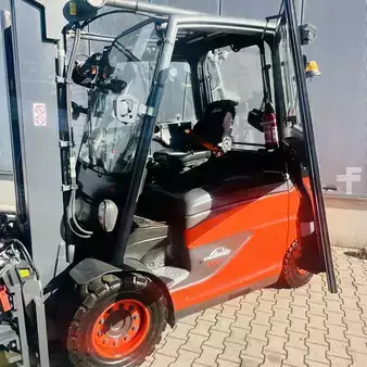 Elektro čtyřkolový VZV 2014  Linde E40/600H (388) (17)