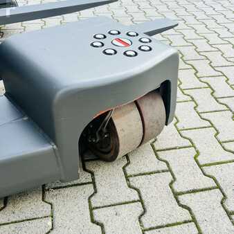 Four-way reachtrucks 2009  Atlet 250DTFVRF900UFS (6)