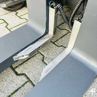 Reach Trucks 2012  Atlet UHD250DTFVRF895 (10)