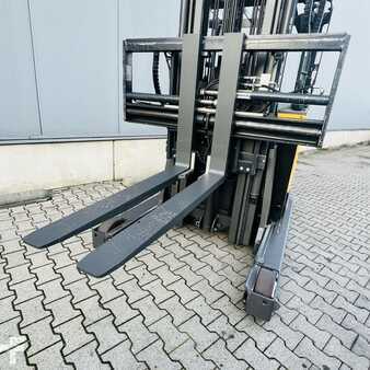 Reach Trucks 2012  Atlet UHD250DTFVRF895 (16)