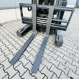 Reach Trucks 2012  Atlet UHD250DTFVRF895 (18)