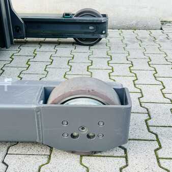 Reach Trucks 2012  Atlet UHD250DTFVRF895 (19)