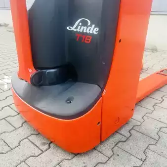 Porta-paletes elétrico 2020  Linde T18 (1152-02) (11)