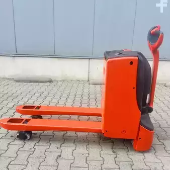 Porta-paletes elétrico 2020  Linde T18 (1152-02) (3)