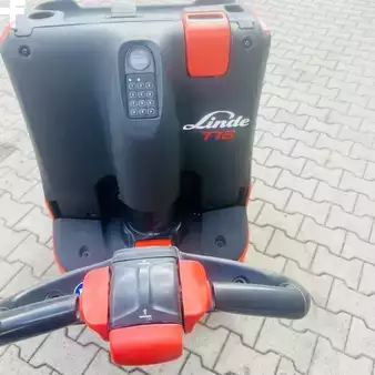 Porta-paletes elétrico 2020  Linde T18 (1152-02) (4)