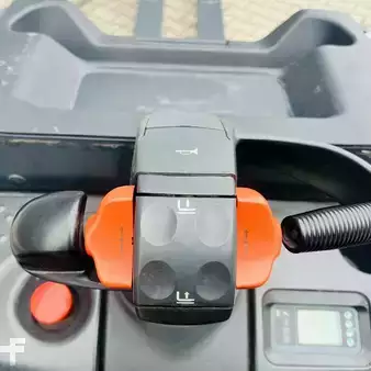 Transpalettes électriques 2018  Linde T25SP (131) (11)