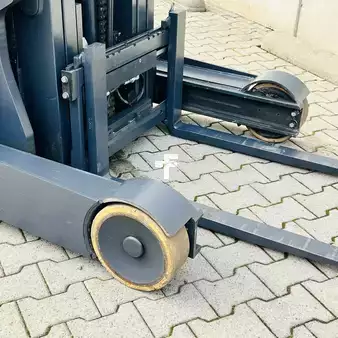 Reach Trucks 2020  Linde R14B (1120) (11)