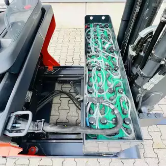 Reach Trucks 2020  Linde R14B (1120) (14)