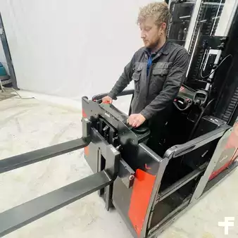 Préparateurs de commande verticaux 2020  Linde V48 (5213) (11)